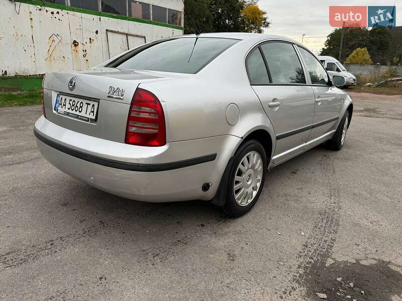 Лифтбек Skoda Superb 2006 в Фастове