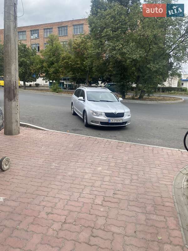 Универсал Skoda Superb 2012 в Умани