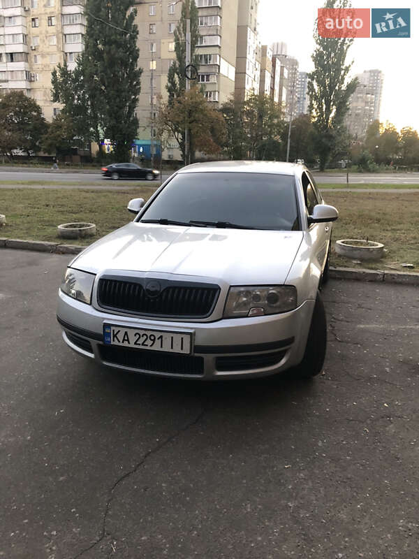Лифтбек Skoda Superb 2005 в 