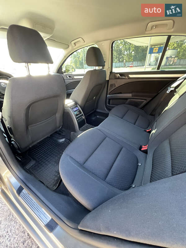 Лифтбек Skoda Superb 2013 в Кривом Роге