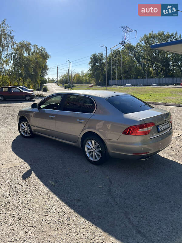 Лифтбек Skoda Superb 2013 в Кривом Роге