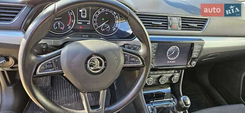 Лифтбек Skoda Superb 2016 в Киеве