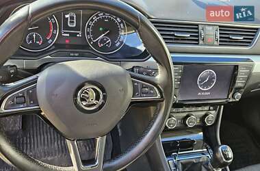 Лифтбек Skoda Superb 2016 в 