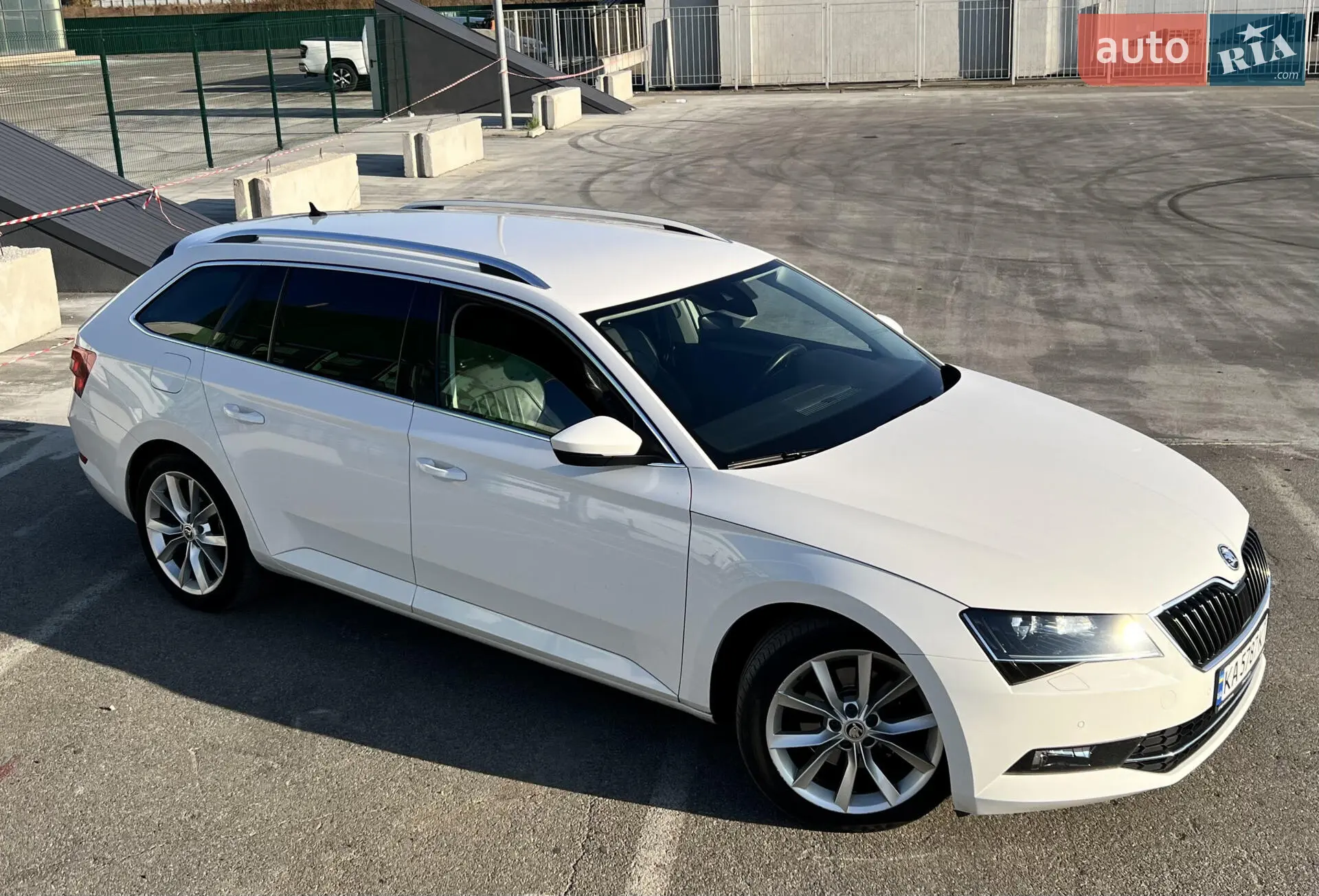 2017 Skoda Superb - мініатюра 3