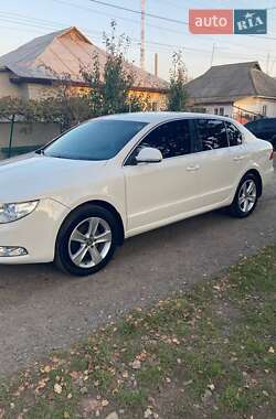 Лифтбек Skoda Superb 2012 в 