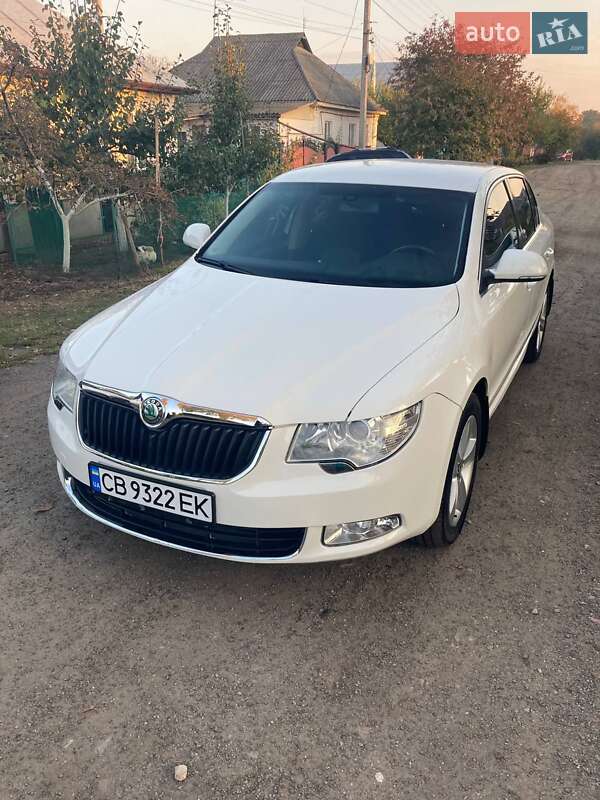 Лифтбек Skoda Superb 2012 в 