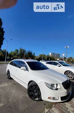 Універсал Skoda Superb 2011 в Києві