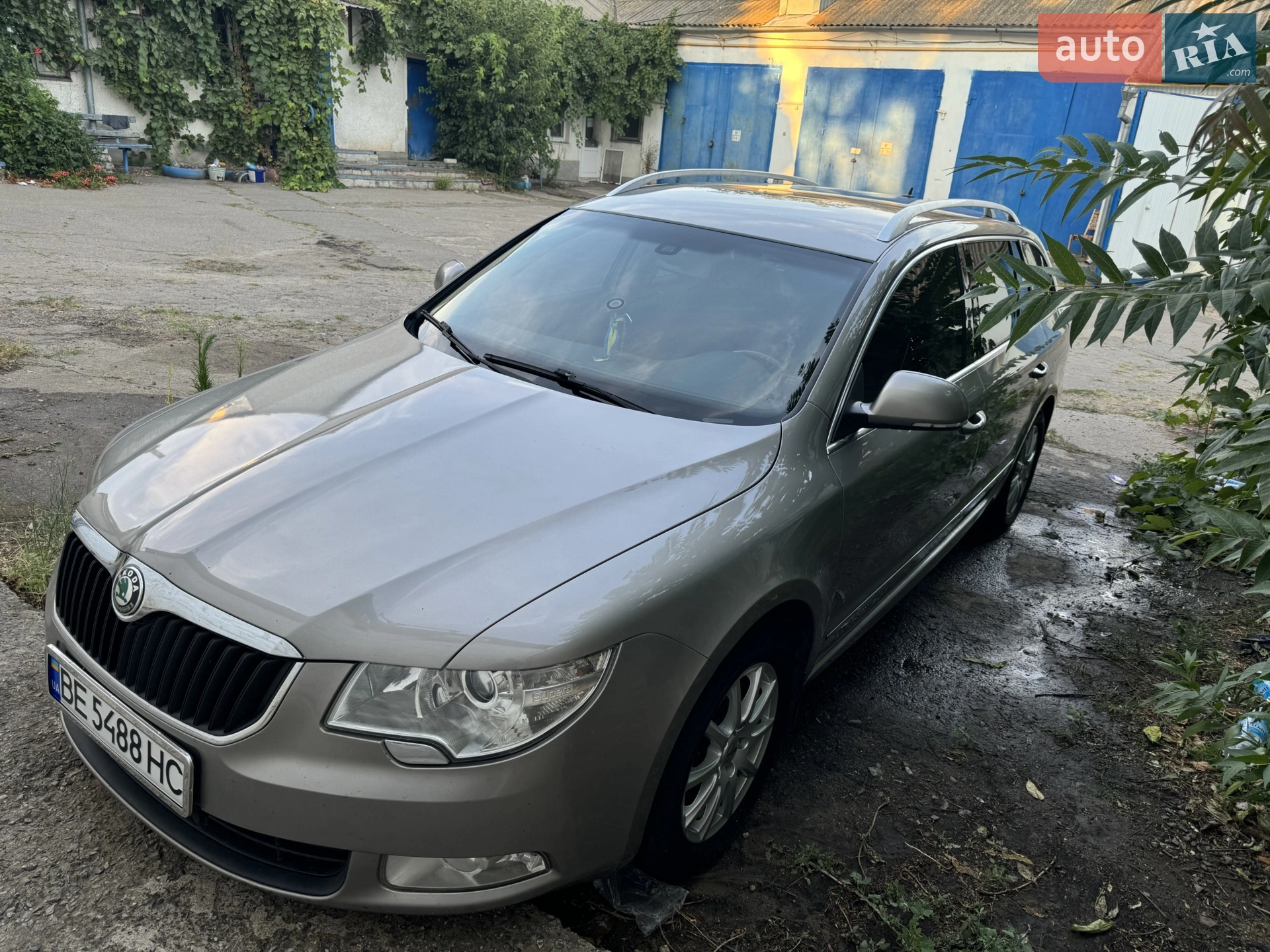 2010 Skoda Superb - мініатюра 2