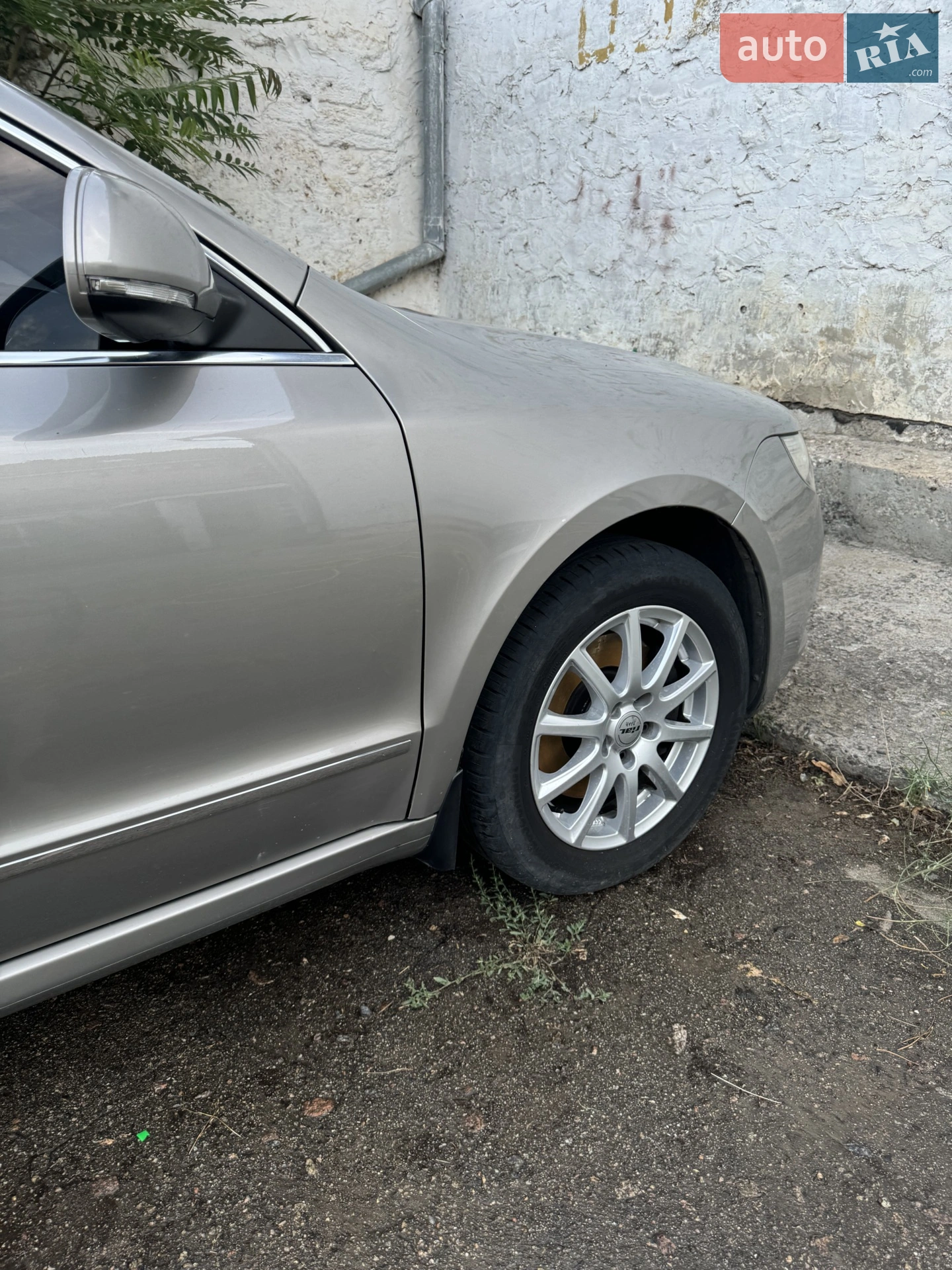 2010 Skoda Superb - мініатюра 3