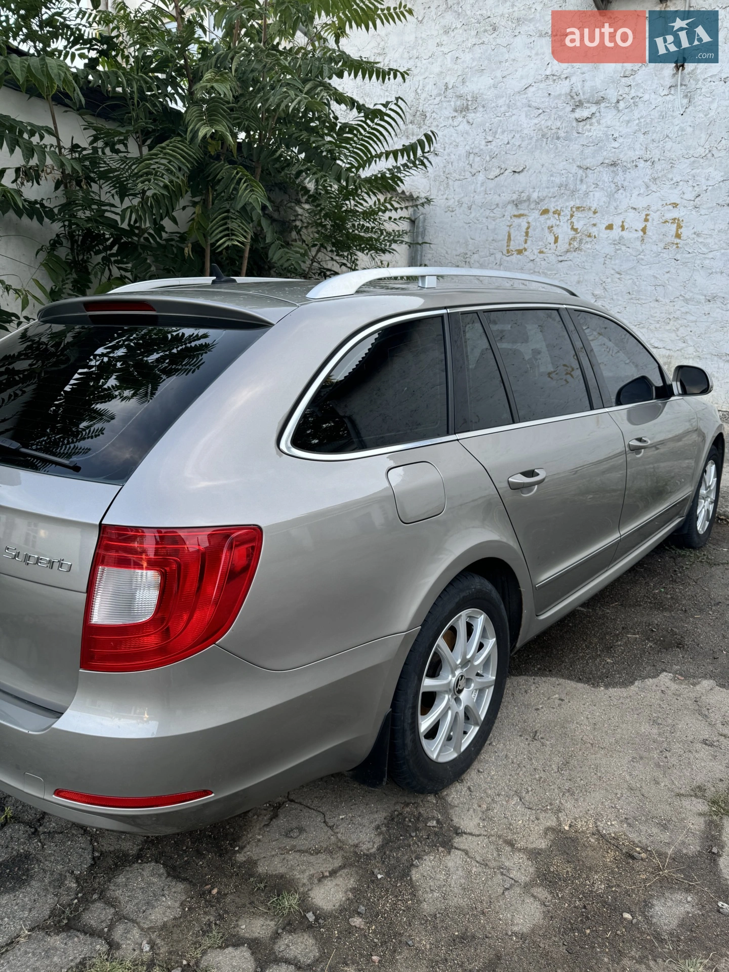 2010 Skoda Superb - мініатюра 7