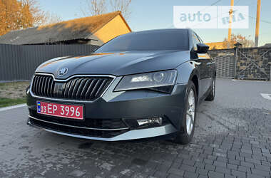 Універсал Skoda Superb 2017 в Луцьку