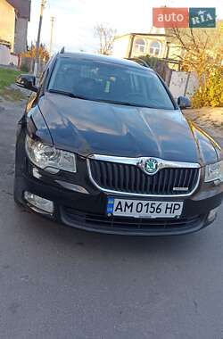 Универсал Skoda Superb 2011 в Звягеле