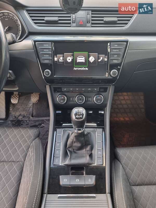 Лифтбек Skoda Superb 2015 в Ужгороде