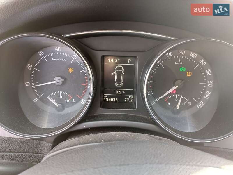 Лифтбек Skoda Superb 2010 в Смеле