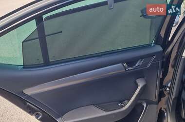 Ліфтбек Skoda Superb 2018 в 