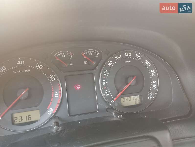 Ліфтбек Skoda Superb 2003 в Харкові