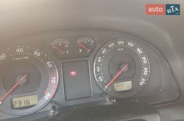 Лифтбек Skoda Superb 2003 в 