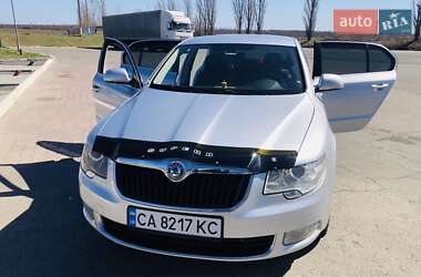 Лифтбек Skoda Superb 2011 в 