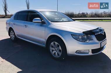 Лифтбек Skoda Superb 2011 в 