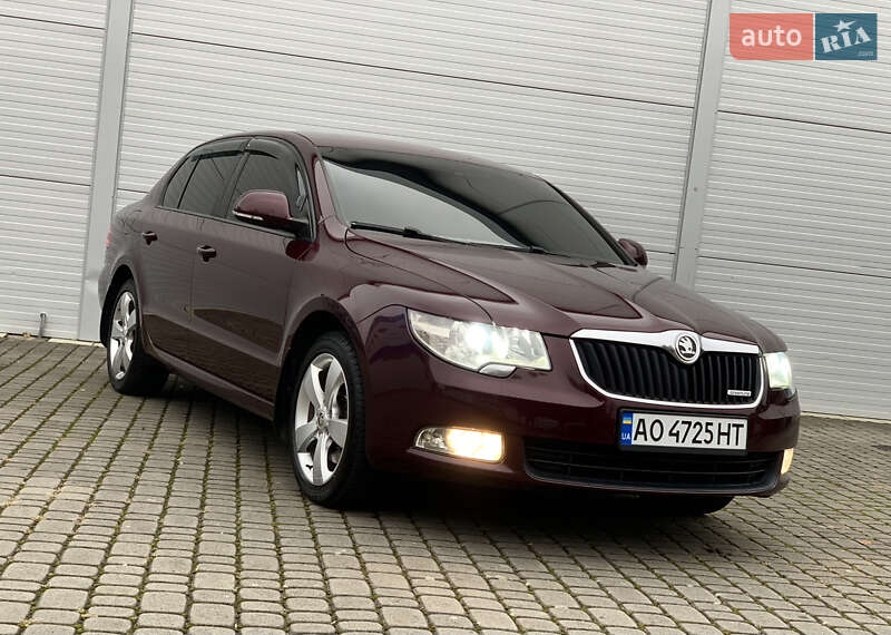 Лифтбек Skoda Superb 2012 в Мукачево