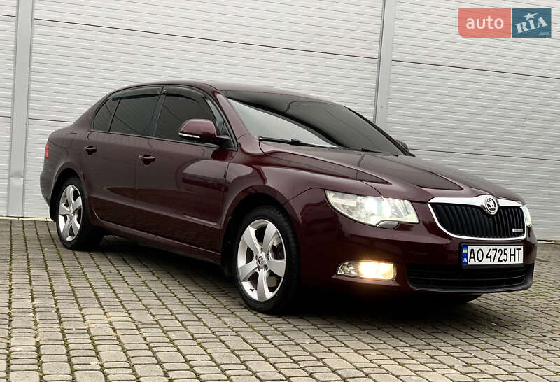 Лифтбек Skoda Superb 2012 в Мукачево