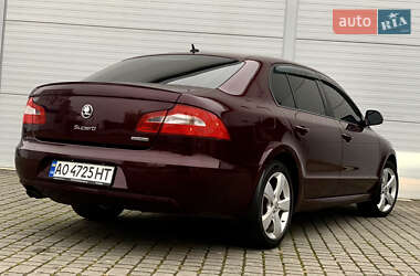 Лифтбек Skoda Superb 2012 в 