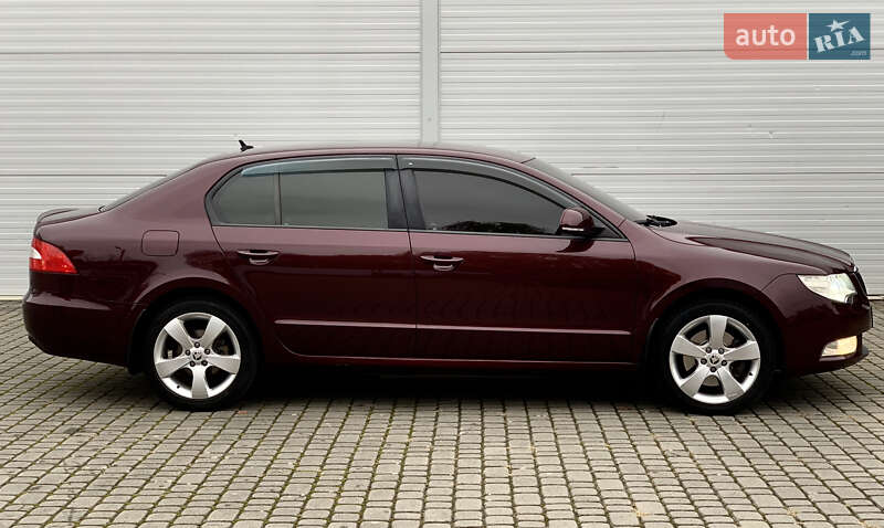 Лифтбек Skoda Superb 2012 в Мукачево