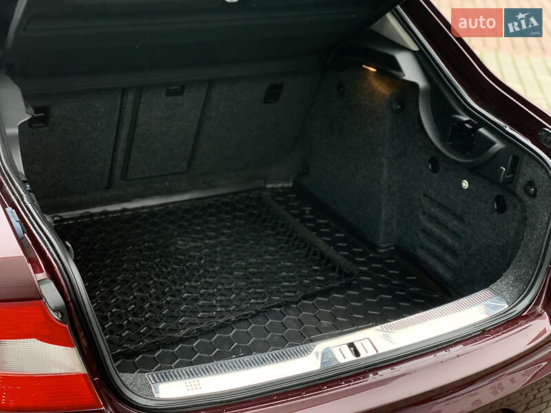 Лифтбек Skoda Superb 2012 в Мукачево