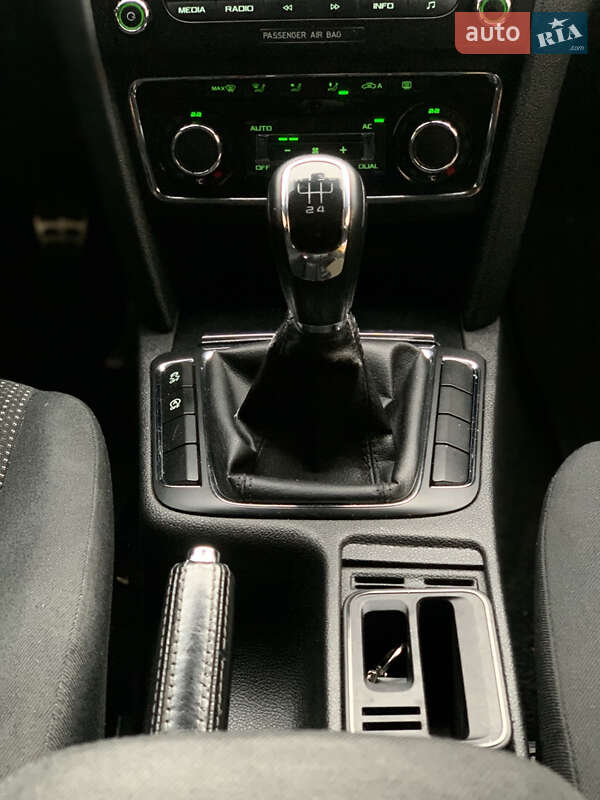 Лифтбек Skoda Superb 2012 в Мукачево