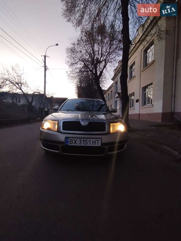 Лифтбек Skoda Superb 2005 в Ровно