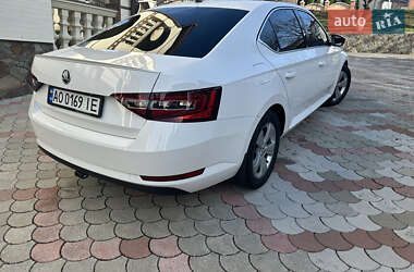Лифтбек Skoda Superb 2017 в 