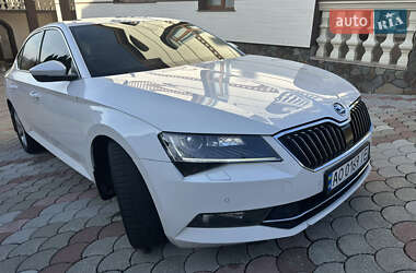 Лифтбек Skoda Superb 2017 в 
