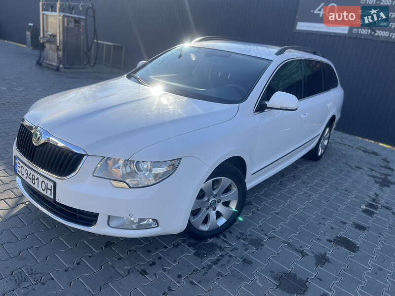 Універсал Skoda Superb 2011 в Дрогобичі