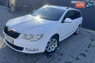 Універсал Skoda Superb 2011 в Дрогобичі