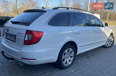 Універсал Skoda Superb 2011 в Дрогобичі