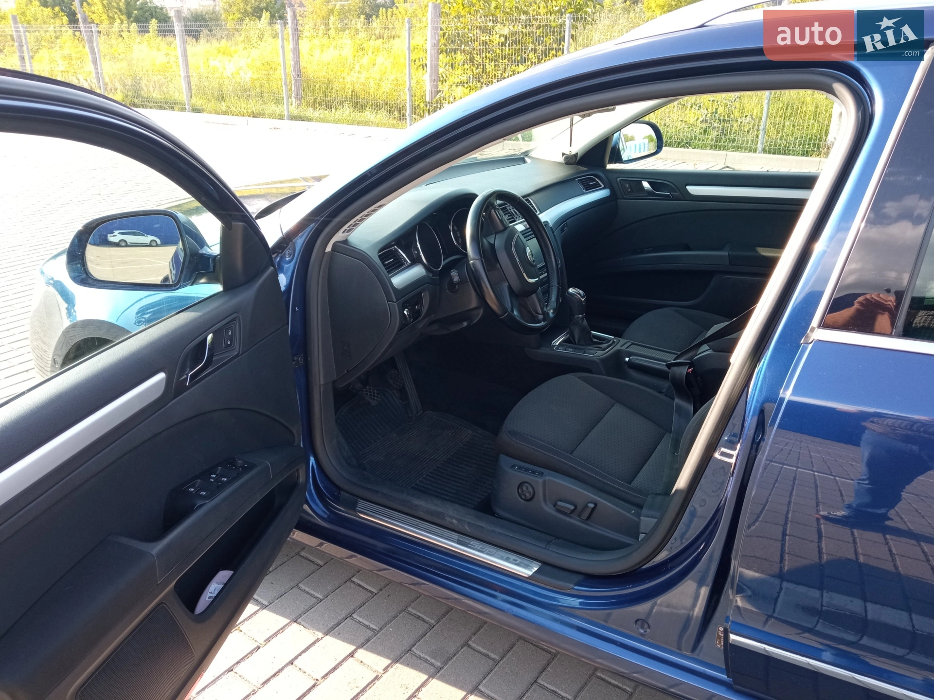 2011 Skoda Superb - мініатюра 3