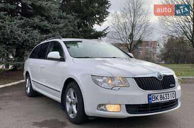 Універсал Skoda Superb 2011 в Рівному