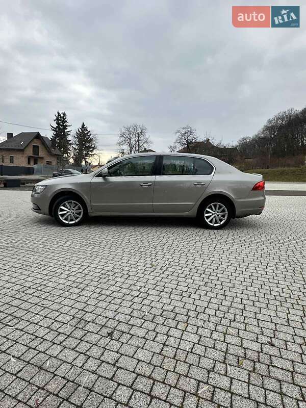 Лифтбек Skoda Superb 2014 в Львове