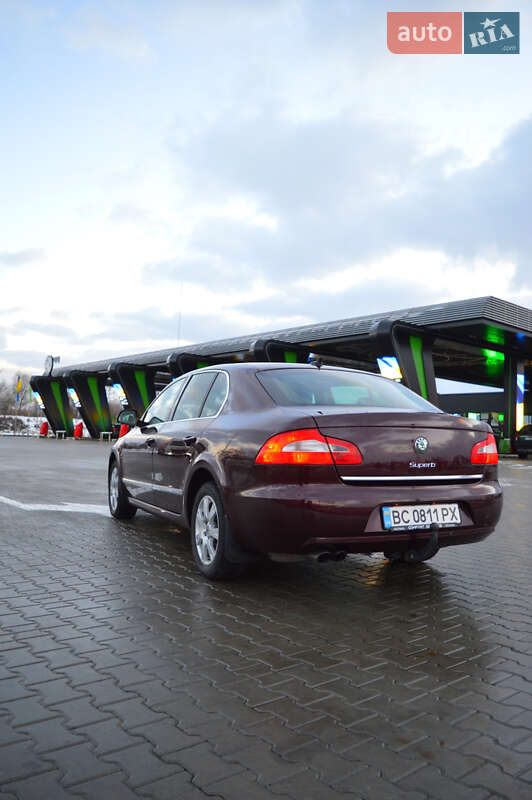 Лифтбек Skoda Superb 2010 в Стрые