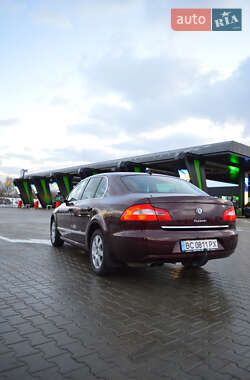 Лифтбек Skoda Superb 2010 в 