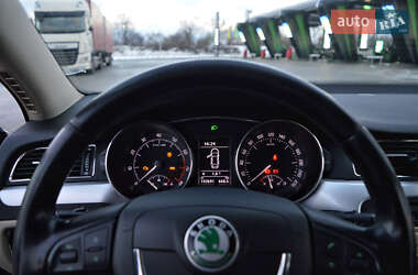 Лифтбек Skoda Superb 2010 в 