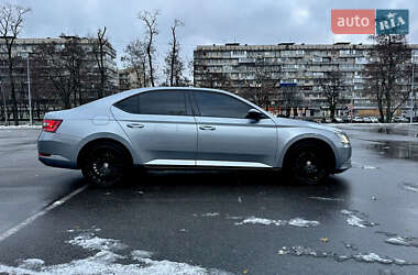 Лифтбек Skoda Superb 2019 в Киеве