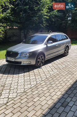 Универсал Skoda Superb 2011 в Самборе