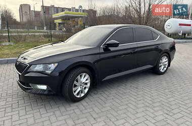 Лифтбек Skoda Superb 2016 в Днепре