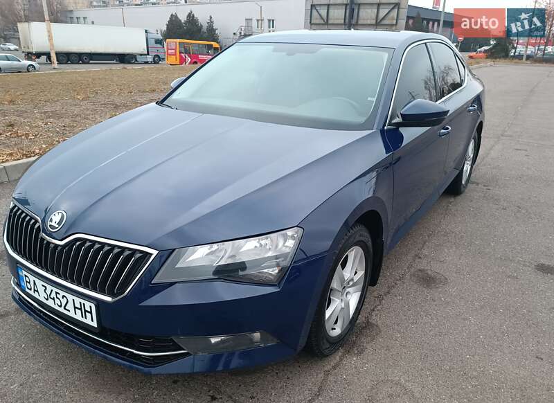 Лифтбек Skoda Superb 2017 в Кривом Роге