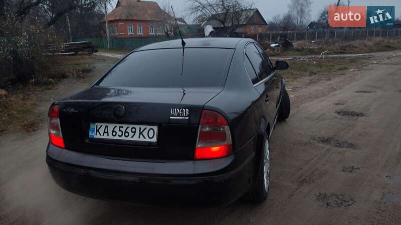 Лифтбек Skoda Superb 2006 в Иванкове
