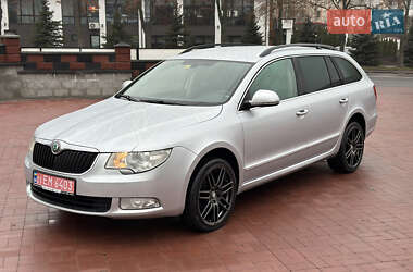 Универсал Skoda Superb 2012 в Ровно