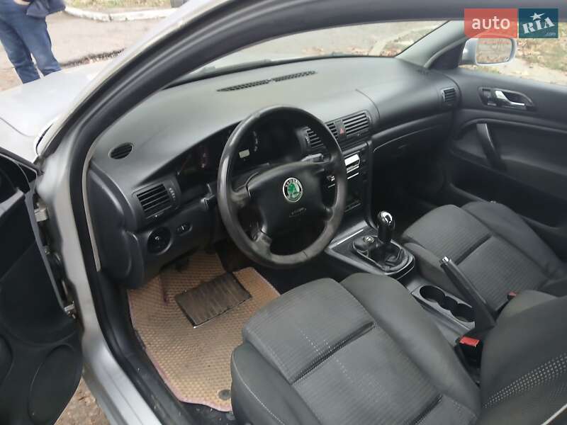 Лифтбек Skoda Superb 2004 в Мукачево