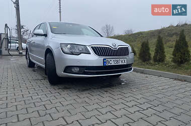 Ліфтбек Skoda Superb 2013 в Львові