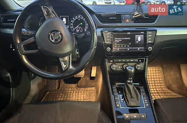 Лифтбек Skoda Superb 2016 в 